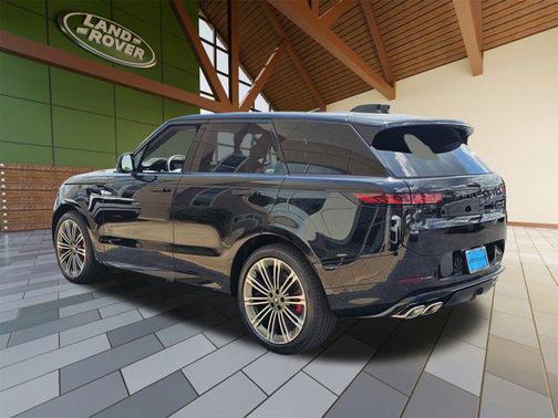 2025 Land Rover Range Rover Sport SE