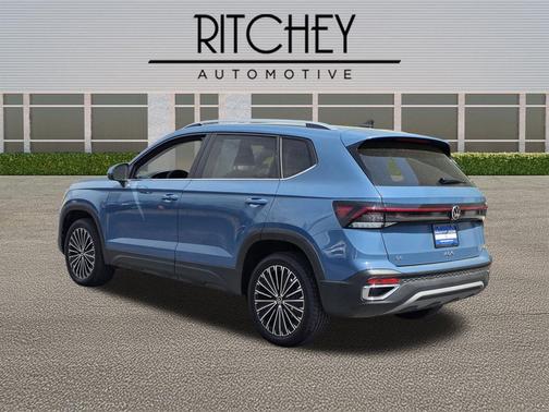 Monterey Blue Pearl 2025 Volkswagen Taos 1.5T SE