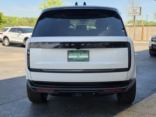 OSTU PEARL WHT 2026 Land Rover Range Rover P400 SE