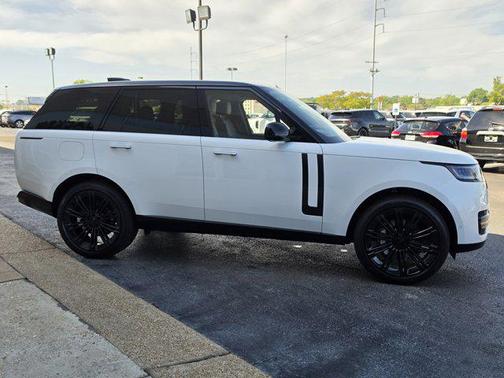 OSTU PEARL WHT 2026 Land Rover Range Rover P400 SE