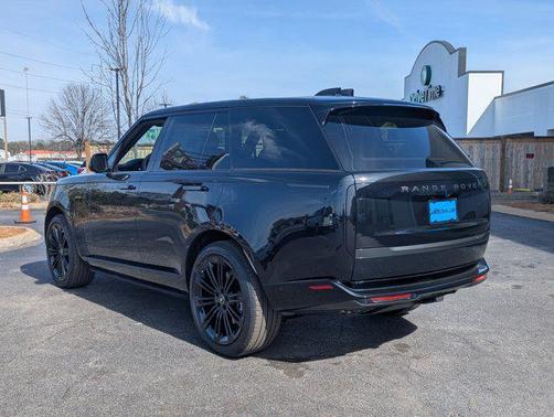 2025 Land Rover Range Rover P530 SE