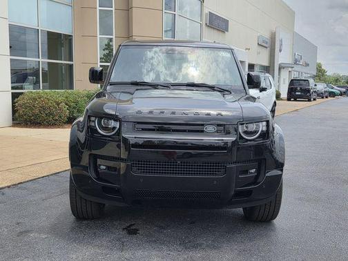 Santorini Black Metallic 2026 Land Rover Defender P400 X-Dynamic SE