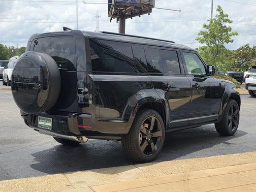 Santorini Black Metallic 2026 Land Rover Defender P400 X-Dynamic SE