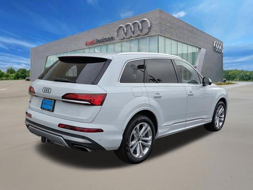 Glacier White Metallic 2025 Audi Q7 55 Premium Plus