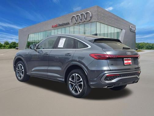 Daytona Gray 2025 Audi Q5 Premium Plus TFSI quattro S tronic