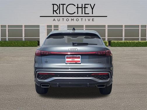 Daytona Gray 2025 Audi Q5 Premium Plus TFSI quattro S tronic