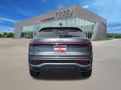 Daytona Gray 2025 Audi Q5 Premium Plus TFSI quattro S tronic