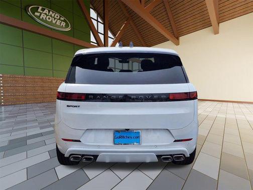 2025 Land Rover Range Rover Sport SE