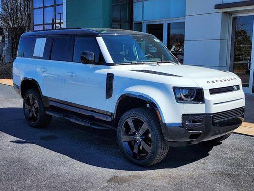 2025 Land Rover Defender 130 P400 X-Dynamic SE