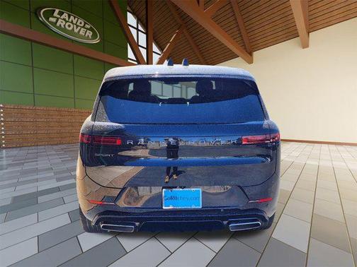 2025 Land Rover Range Rover Sport SE