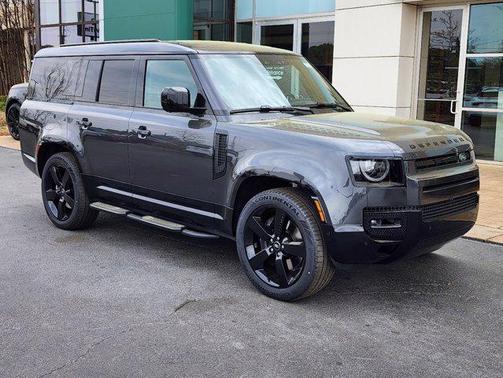 2025 Land Rover Defender 130 P400 X-Dynamic SE