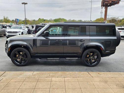 2025 Land Rover Defender 130 P400 X-Dynamic SE