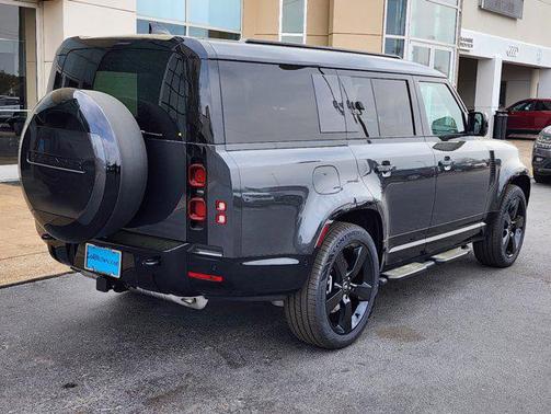 2025 Land Rover Defender 130 P400 X-Dynamic SE