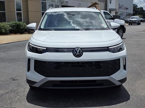 Pure White 2025 Volkswagen Tiguan 2.0T S