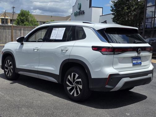 Pure White 2025 Volkswagen Tiguan 2.0T S