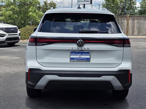 Pure White 2025 Volkswagen Tiguan 2.0T S