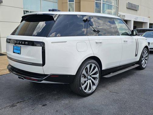 2025 Land Rover Range Rover P530 SE 7 Seat