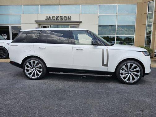 2025 Land Rover Range Rover P530 SE 7 Seat