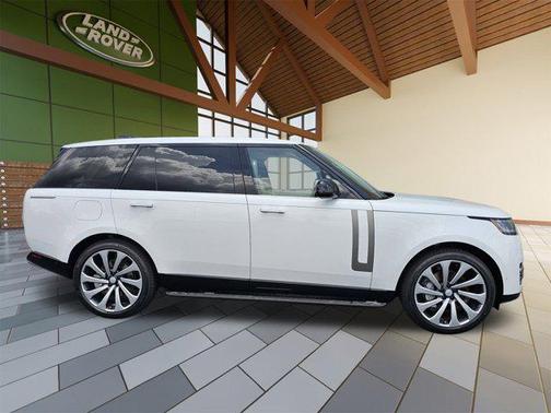2025 Land Rover Range Rover P530 SE 7 Seat