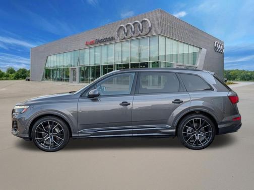 Samurai Gray Metallic 2025 Audi Q7 55 Prestige