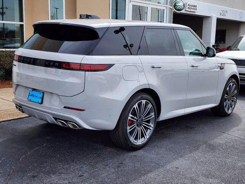 2025 Land Rover Range Rover Sport SE