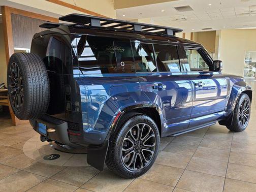 2026 Land Rover Defender OCTA