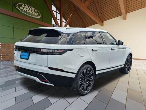 2026 Land Rover Range Rover Velar P250 SE R-Dynamic