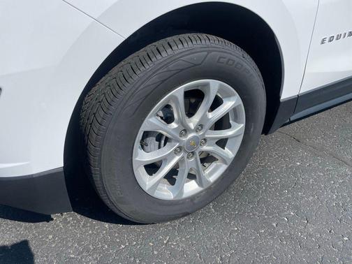 Summit White 2018 Chevrolet Equinox LT