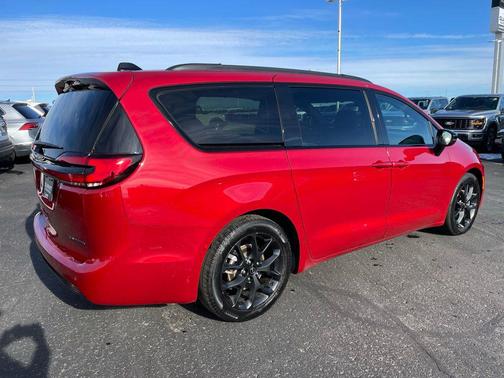 2025 Chrysler Pacifica Limited