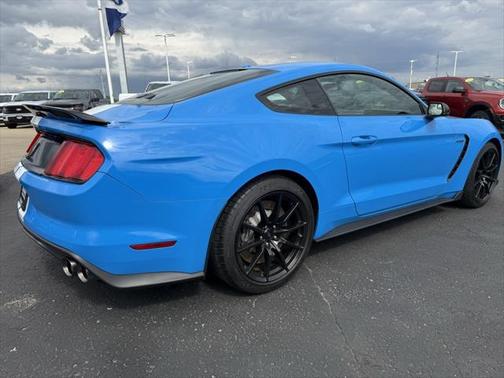 2017 Ford Shelby GT350 Base