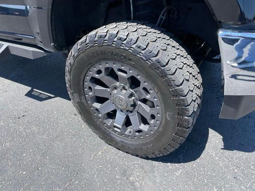 Shadow Black 2017 Ford F-250 Lariat