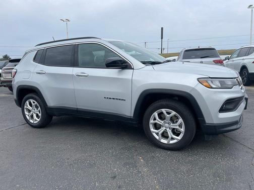 Silver Zynith Metallic Clearcoat 2024 Jeep Compass Latitude