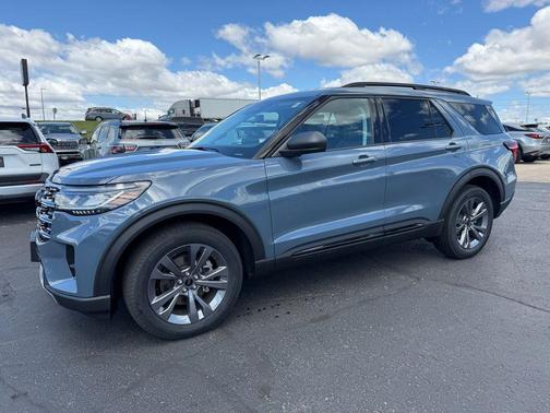 Vapor Blue Metallic 2026 Ford Explorer Active