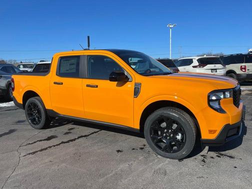 Orange Fury Metallic Tri-Coat 2026 Ford Maverick XLT