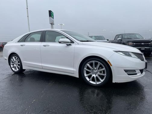 2016 Lincoln MKZ Base
