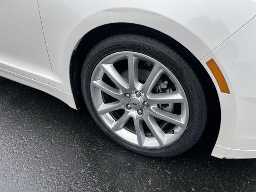 2016 Lincoln MKZ Base