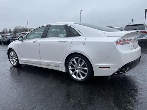 2016 Lincoln MKZ Base