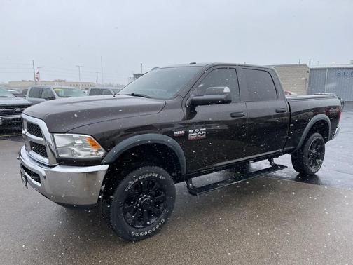 2017 RAM 2500 Tradesman Crew Cab 4x4 6'4' Box