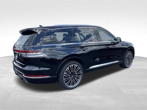 Infinite Black Metallic Clearcoat 2024 Lincoln Aviator Black Label AWD