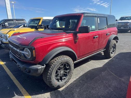 Ruby Red Metallic Tinted Clearcoat 2026 Ford Bronco Badlands