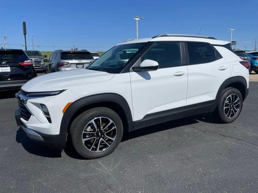 Summit White 2025 Chevrolet Trailblazer LT