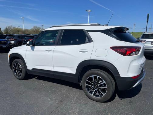 Summit White 2025 Chevrolet Trailblazer LT