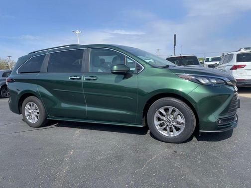 Cypress 2025 Toyota Sienna XLE