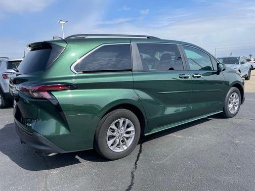 Cypress 2025 Toyota Sienna XLE