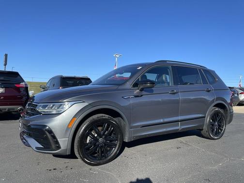 2022 Volkswagen Tiguan 2.0T SE R-Line Black 4MOTION