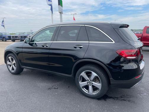 Black 2022 Mercedes-Benz GLC 300 4MATIC