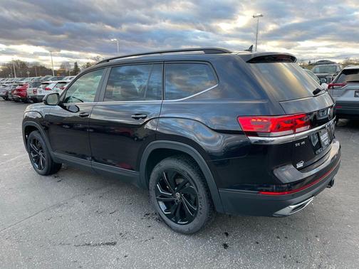 2022 Volkswagen Atlas 3.6L SE w/Technology