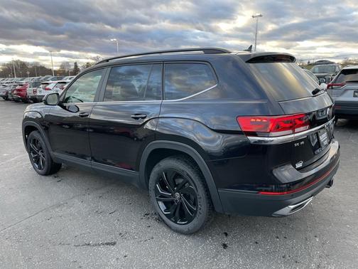 2022 Volkswagen Atlas 3.6L SE w/Technology