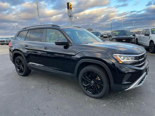 2022 Volkswagen Atlas 3.6L SE w/Technology