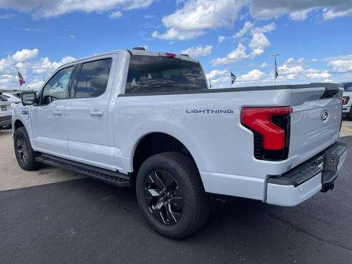 2025 Ford F-150 Lightning Flash